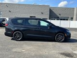 Used 2018 Chrysler Pacifica Touring-L Plus w/ S Appearance Package image 2