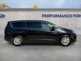Used 2024 Chrysler Pacifica Touring-L image 6