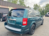 Used 2009 Chrysler Town & Country Touring image 5