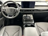 Used 2022 Lincoln Nautilus Reserve image 4
