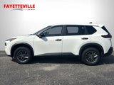 Used 2023 Nissan Rogue S image 2