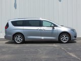 Used 2018 Chrysler Pacifica Touring-L Plus w/ Tire & Wheel Group image 3