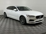 Used 2018 Volvo S90 T5 Momentum image 2