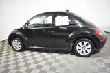 Used 2009 Volkswagen Beetle S image 2