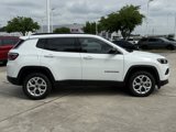 New 2025 Jeep Compass Latitude image 3