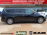 Used 2023 Chrysler Pacifica Touring-L image 2