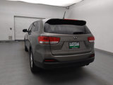 Used 2017 Kia Sorento L image 6