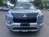 Used 2022 Mitsubishi Outlander SE image 2