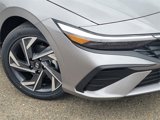 New 2025 Hyundai Elantra SEL image 2