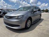 Used 2018 Chrysler Pacifica LX image 3