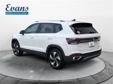 Certified 2025 Volkswagen Taos SE image 3