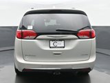 Used 2017 Chrysler Pacifica Limited image 5