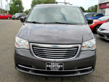 Used 2015 Chrysler Town & Country Touring image 3
