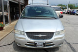 Used 2000 Chrysler Town & Country LX image 3