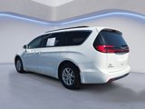 Used 2022 Chrysler Pacifica Touring-L image 4