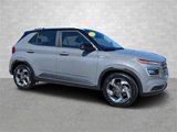 Used 2022 Hyundai Venue Limited image 2