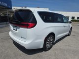 Used 2022 Chrysler Pacifica Touring-L image 3