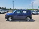 Used 2016 Jeep Renegade Latitude image 2