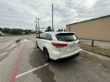 Used 2017 Toyota Highlander XLE image 6