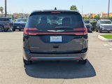Used 2023 Chrysler Pacifica Touring-L image 5