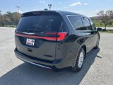Used 2023 Chrysler Pacifica Touring-L image 3