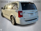 Used 2013 Chrysler Town & Country Touring image 3