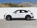 Certified 2025 Porsche Macan image 2