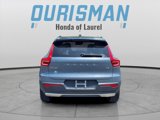 Used 2021 Volvo XC40 T5 R-Design image 2