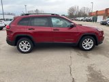 Used 2017 Jeep Cherokee Sport image 2