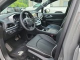 New 2025 Chrysler Pacifica Limited image 2
