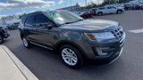 Used 2017 Ford Explorer XLT image 2