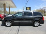 Used 2015 Chrysler Town & Country Limited image 3