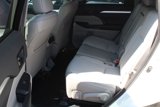 Used 2019 Toyota Highlander LE image 3