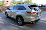 Used 2015 Toyota Highlander LE image 3