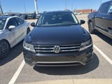 Used 2018 Volkswagen Tiguan SE w/ 3rd Row Seat Package image 3
