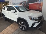 Used 2024 Volkswagen Taos SE w/ Panoramic Sunroof Package image 2