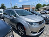 Used 2017 Chrysler Pacifica Limited image 3