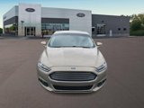 Used 2015 Ford Fusion SE w/ Equipment Group 202A image 3