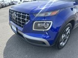 Used 2022 Hyundai Venue Limited image 3