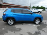 Used 2022 Jeep Compass Latitude image 2