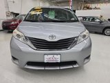 Used 2014 Toyota Sienna LE image 2