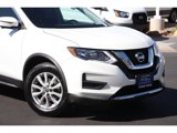 Used 2017 Nissan Rogue SV w/ SV Premium Package image 2