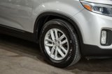 Used 2014 Kia Sorento LX w/ Premium Package image 6