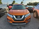 Used 2019 Nissan Rogue SL w/ Premium Package image 2