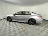Used 2018 Toyota Camry SE image 2