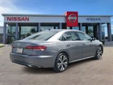 Used 2022 Volkswagen Passat 2.0T SE image 5