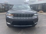 Used 2023 Jeep Grand Cherokee Laredo image 2