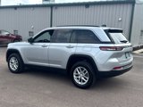 Used 2024 Jeep Grand Cherokee Laredo X image 4