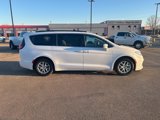 Used 2022 Chrysler Pacifica Touring-L image 5