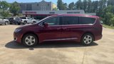 Used 2017 Chrysler Pacifica Touring-L Plus image 3